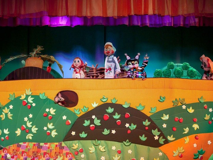 Показ кукольного спектакля «Путешествие в страну Смешарию»