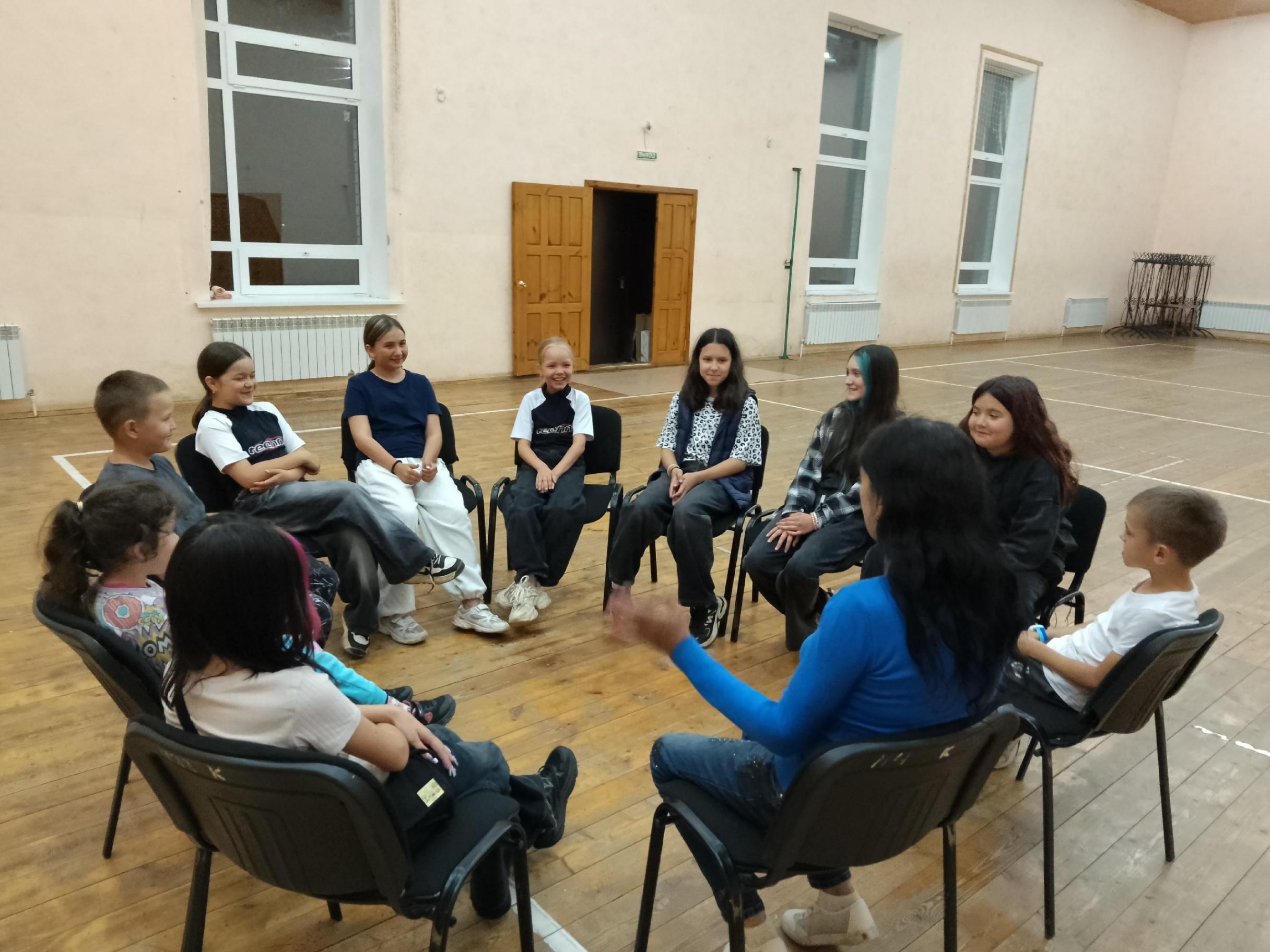 Игра «Угадай мелодию! Новогодний выпуск»