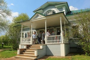 Экспозиция в главном доме усадьбы Шахматово «Старый дом глянет в сердце мое…»