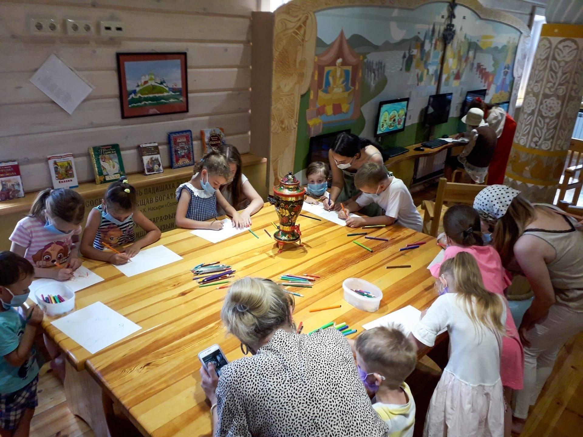 Выездное музейно-педагогическое занятие «Символы государства Российского»