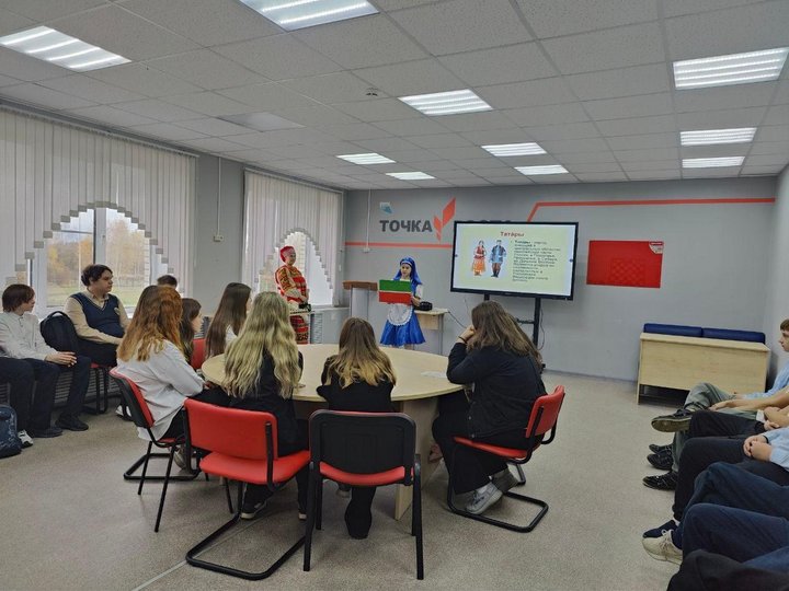 <small>Автор: Бочкина Галина Эвальдовна.</small> <small>Источник: C:\Users\bochk\OneDrive\Изображения\КАРТИНКИ\МОДЕРАЦИЯ -ПРО КУЛЬТУРА\2025\Все флаги в гости к нам\выборка.</small>