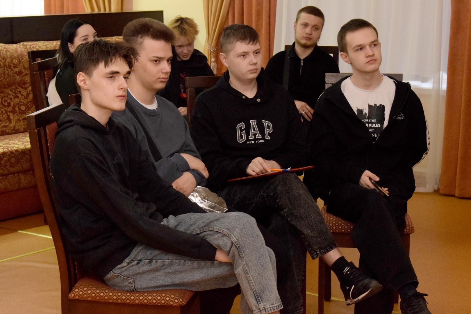 Литературно-музыкальная программа «Звезда по имени Солнце»