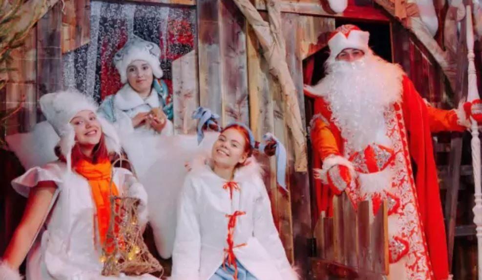 Новогодний спектакль «Лесные приключения».