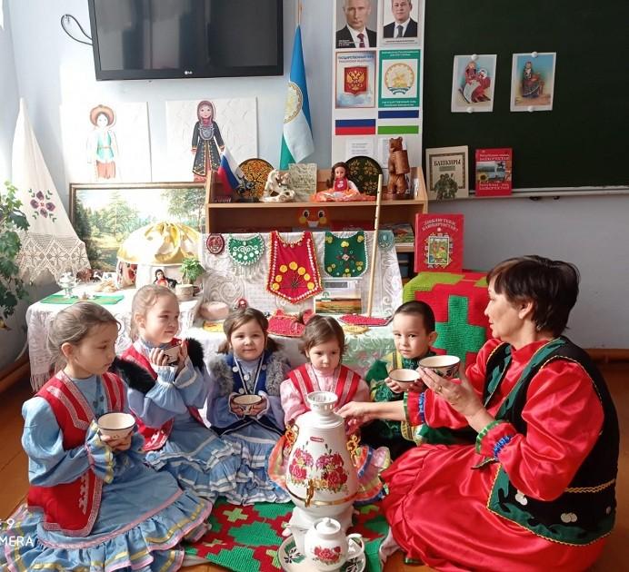 Познавательная программа «Бабушкин сундучок»
