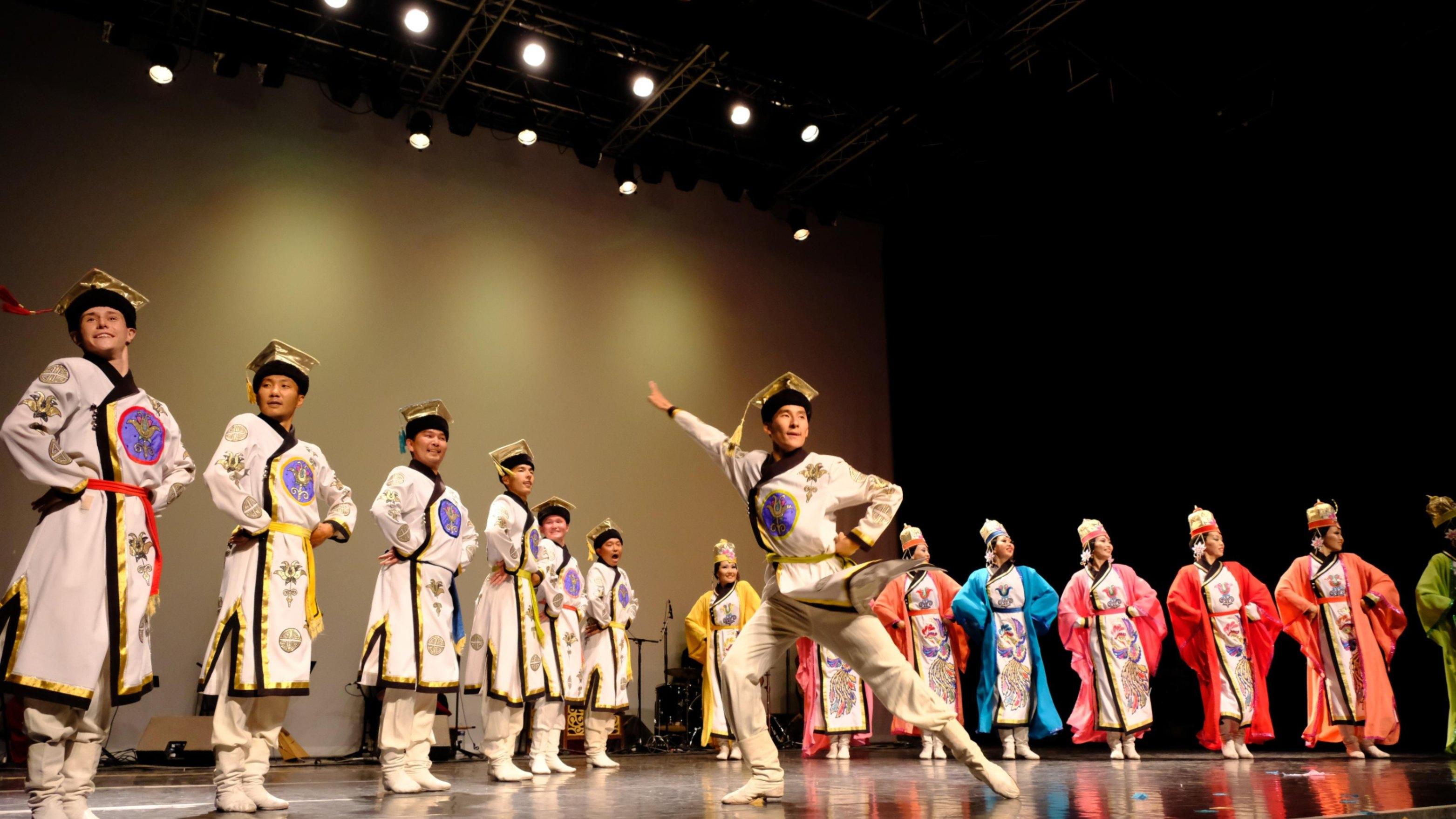 Государственный театр танца Калмыкии «Ойраты»