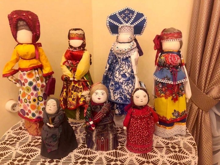 Выставка кукол Т.В. Кулаковой «О диковинных цветах и восточных огурцах»