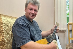 Мастер-класс «Основы игры на балалайке»