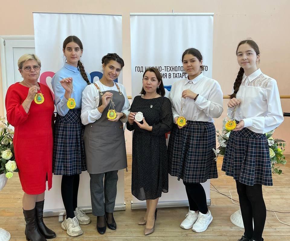 Час творчества «Уникальные поделки из гипса»