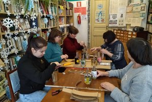 Информационный час «Новогодние чудеса с библиотекой»