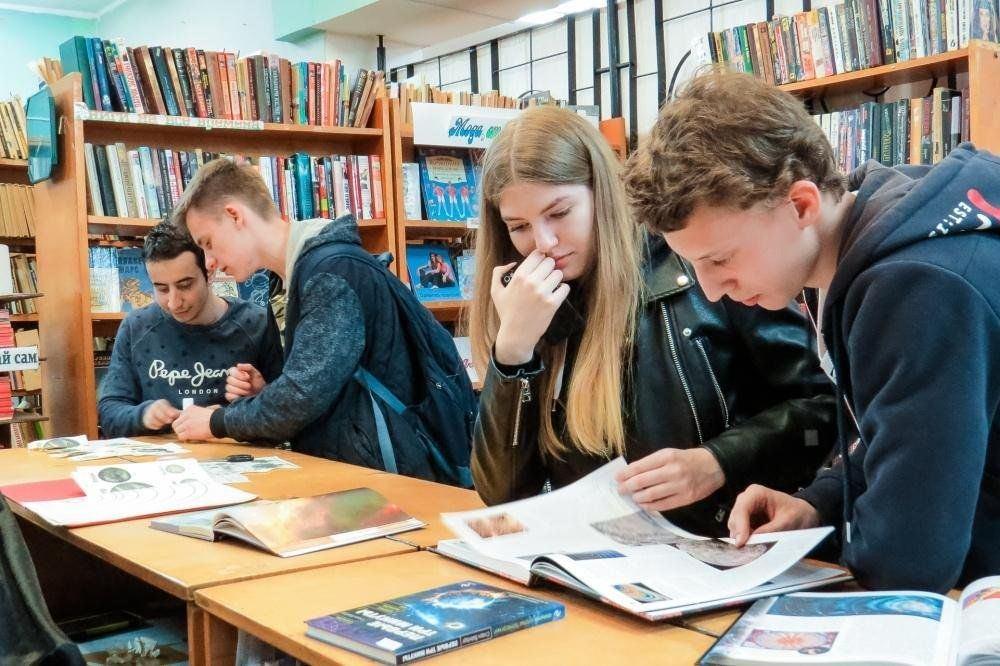 Информационный час «Голос блокадного неба»