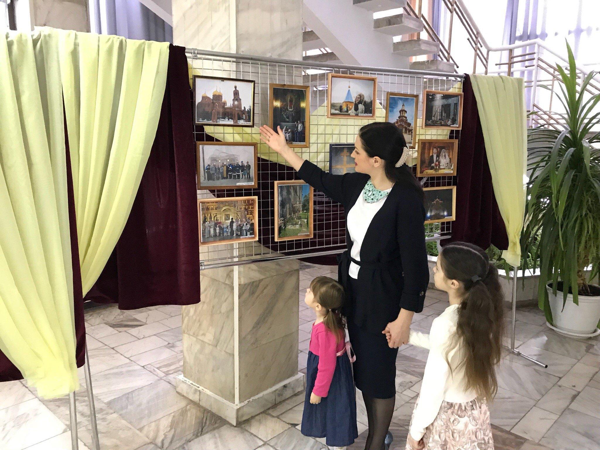 Фотовыставка с обсуждением «Когда вы были молодыми»