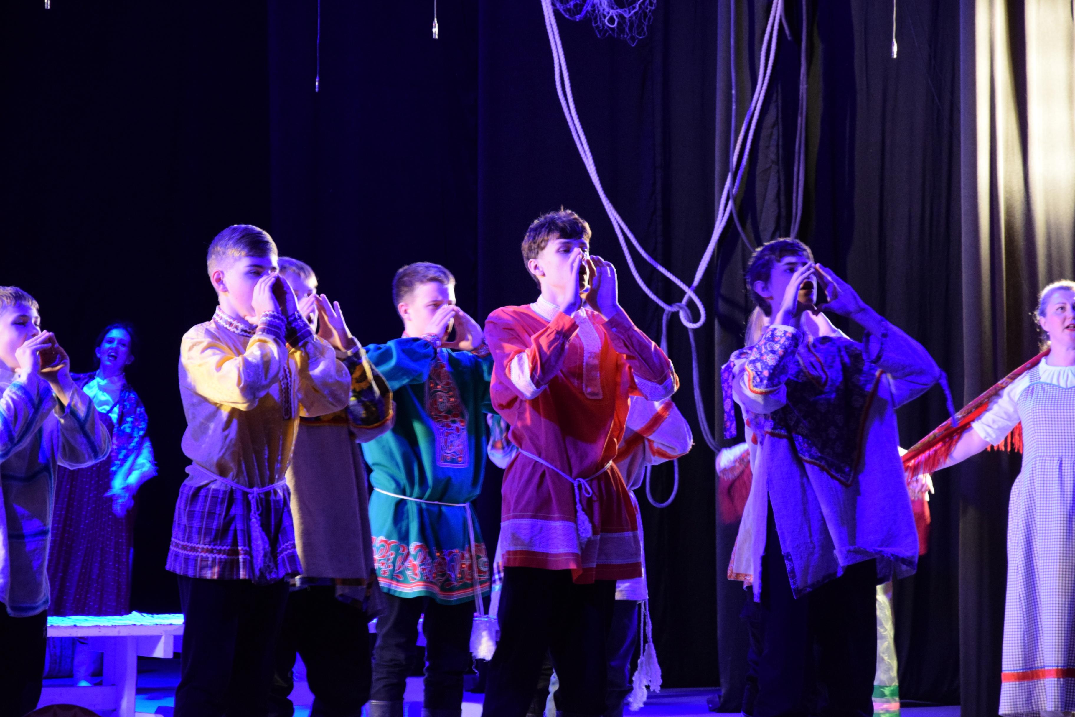 Спектакль «Не любо – не слушай»