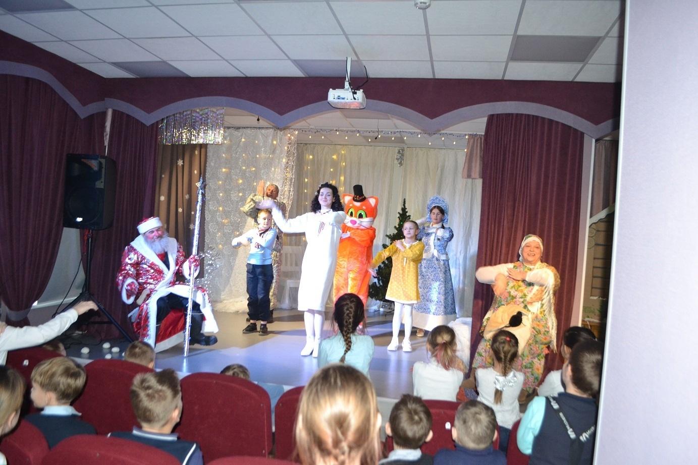 Спектакль «Новогоднее приключение Маши и Вити»