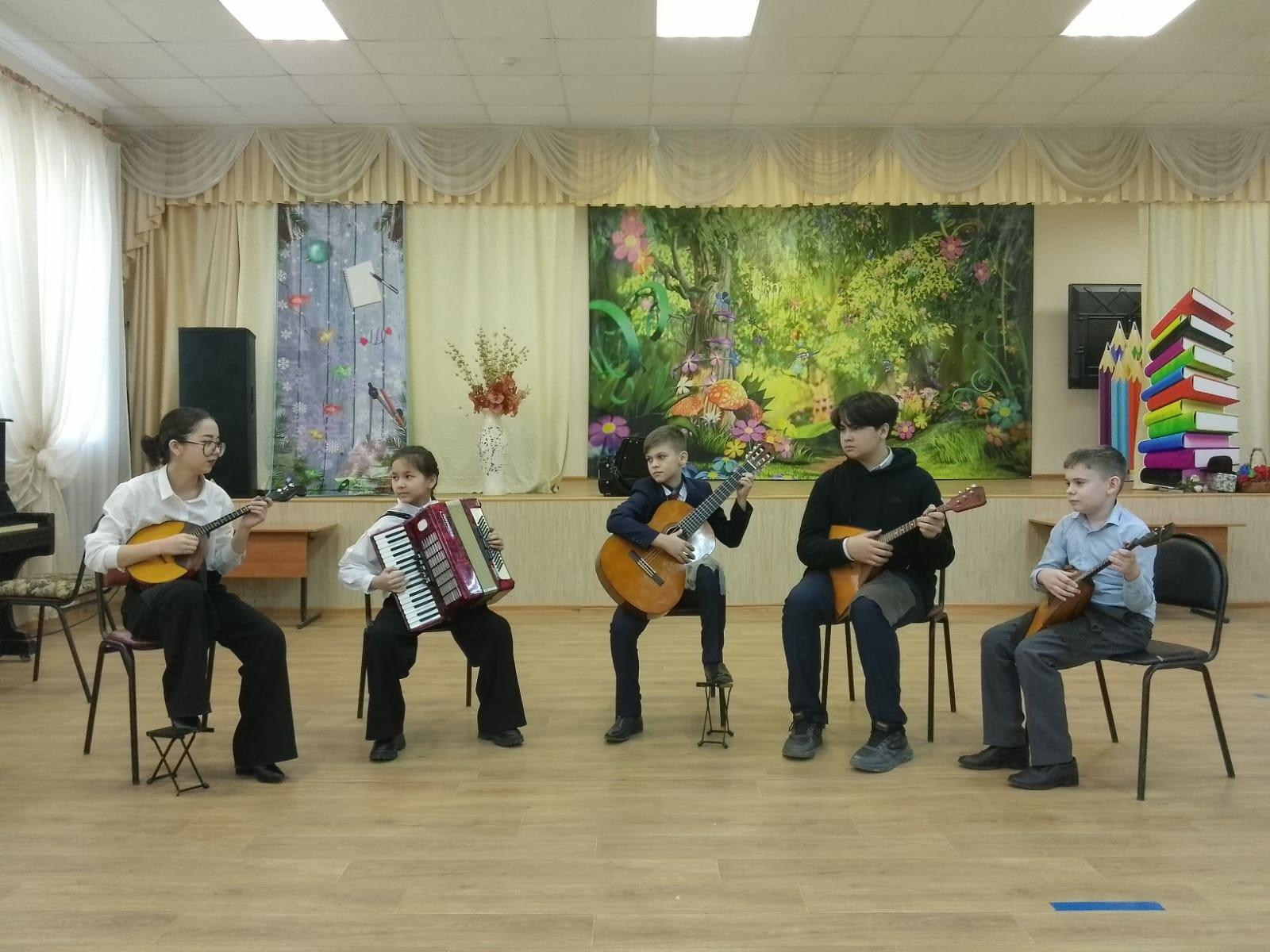 Класс-концерт «Балалайки струн звучание»