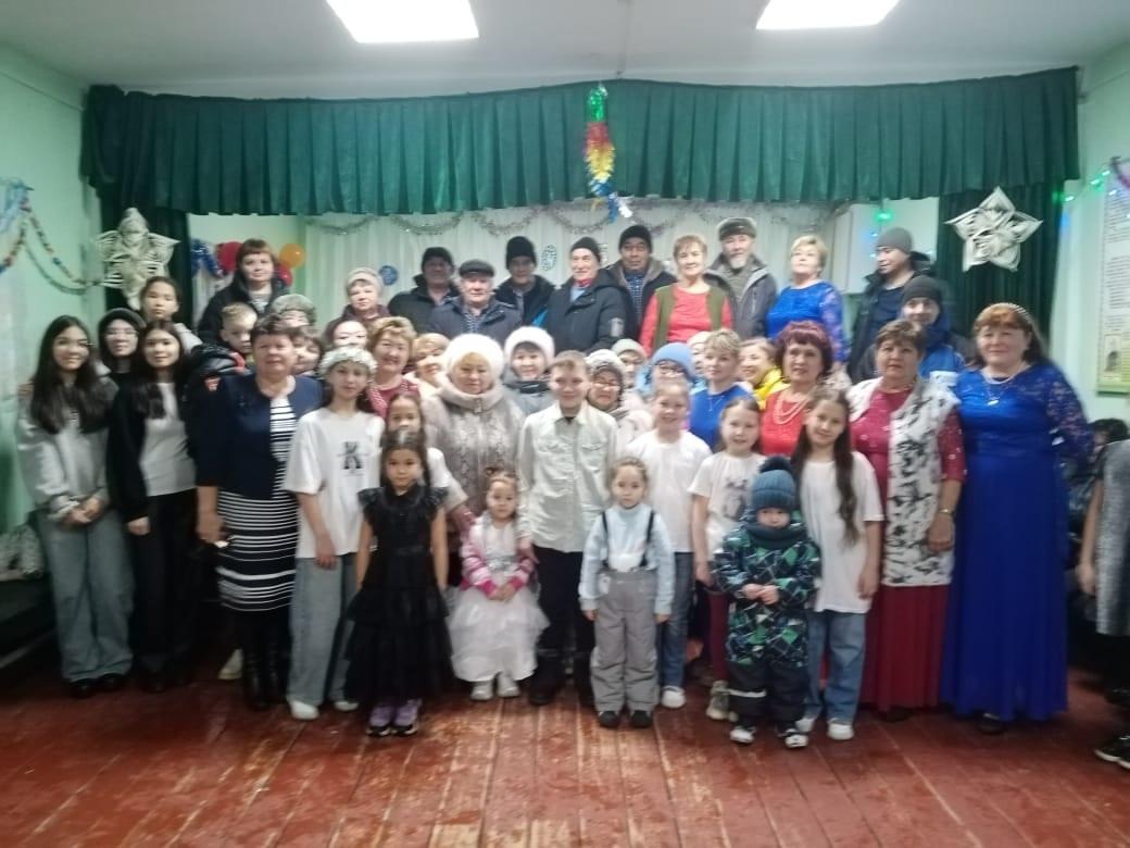 Праздничный концерт «Весело и дружно встретим Новый Год»