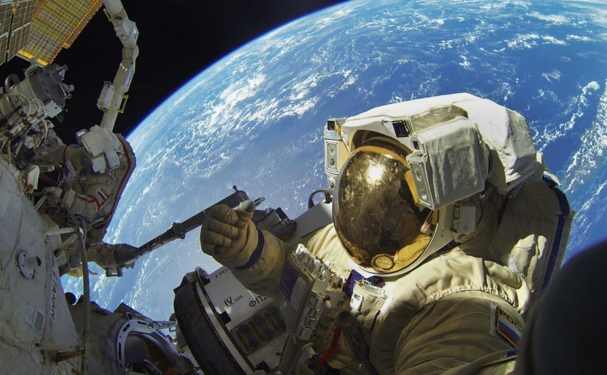 Тематическая программа «Героям космоса посвящается»