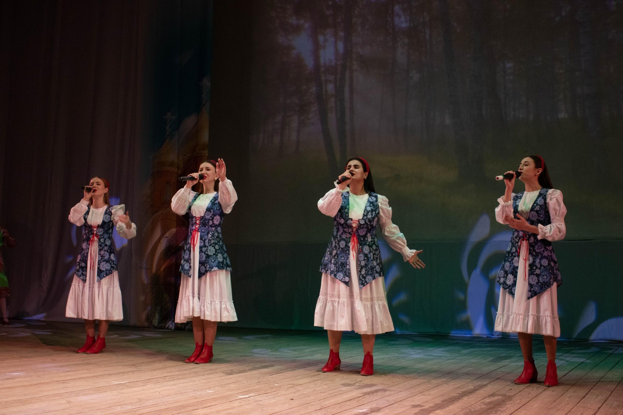 Концерт «Песней душа изольется»