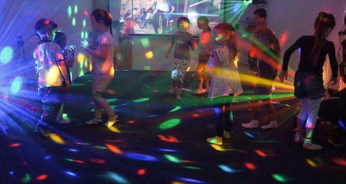 Дискотека «Апрельский каламбур»