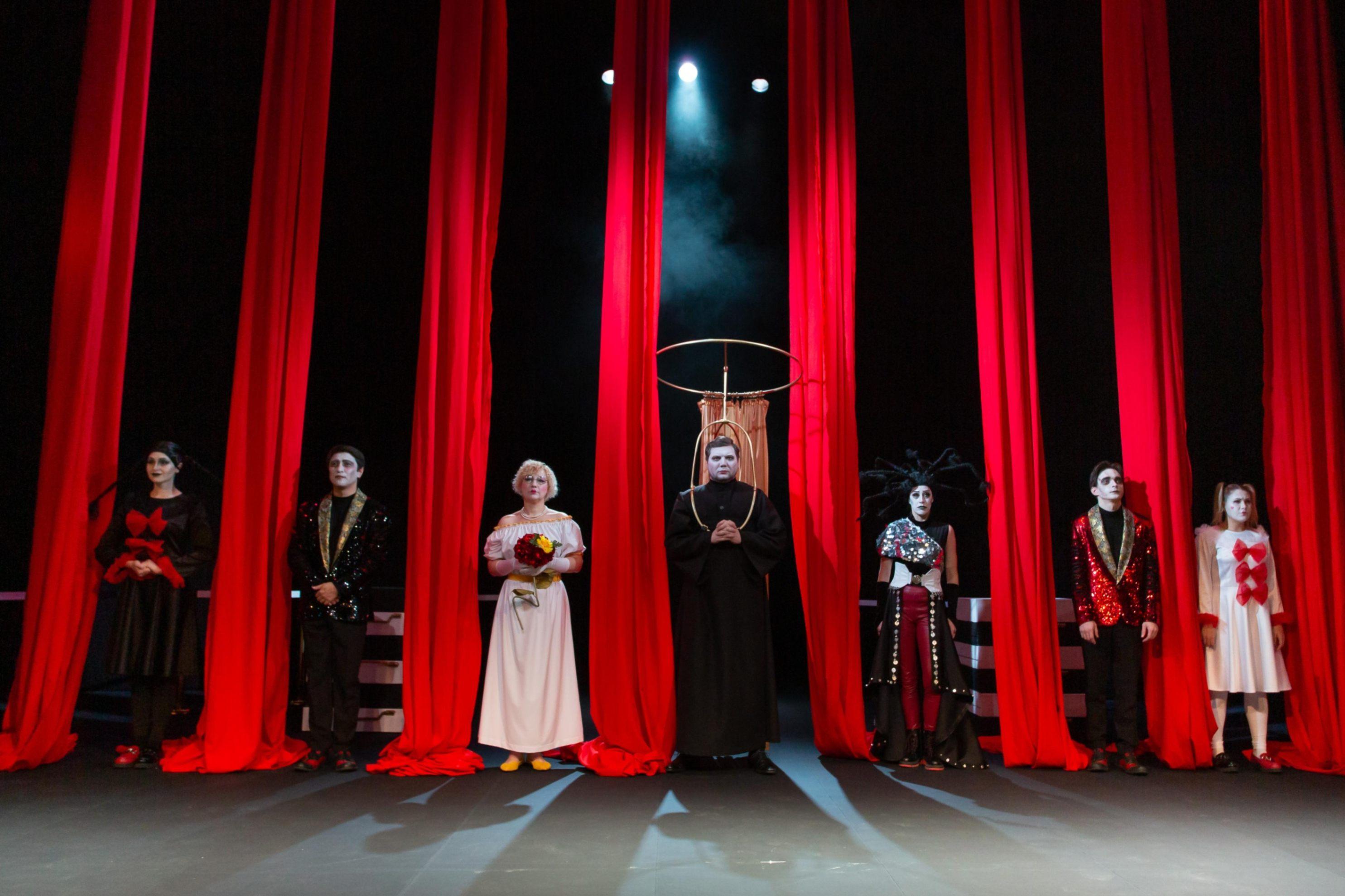 Спектакль «Как важно быть серьезным»