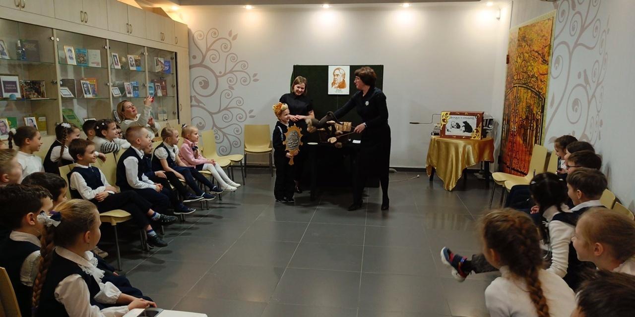 Спектакль–игра «Кукольный мир Крылова»