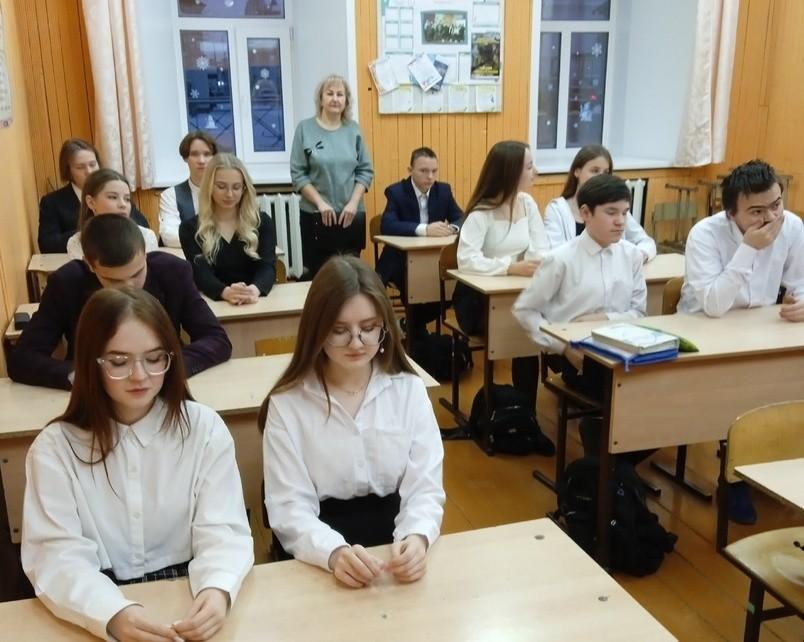 Литературный час «Его строка переживет века»