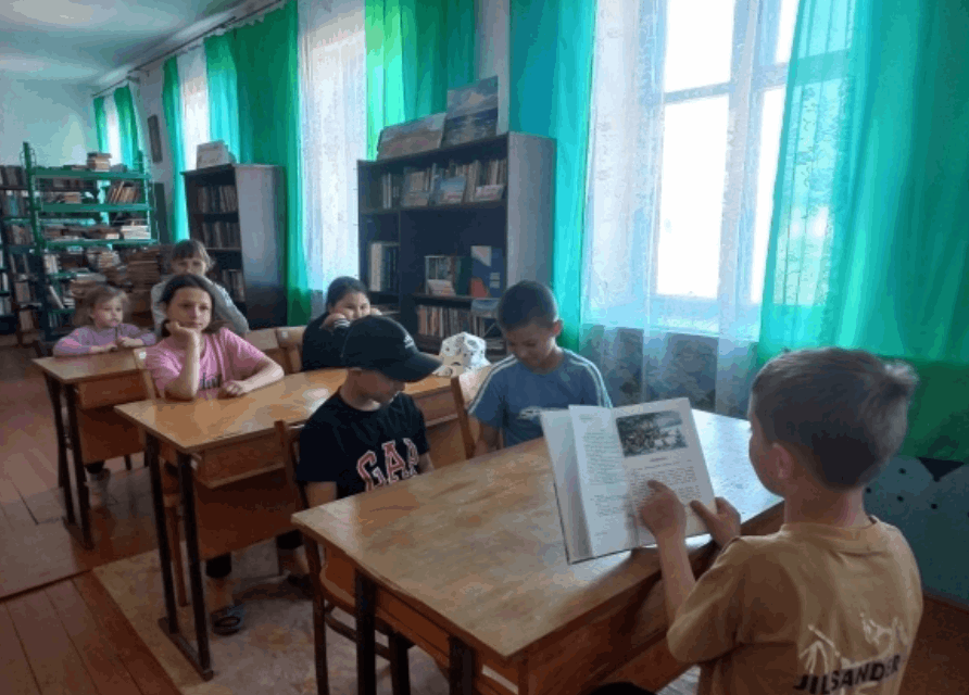 Минута памяти «Героями не рождаются, героями становятся»