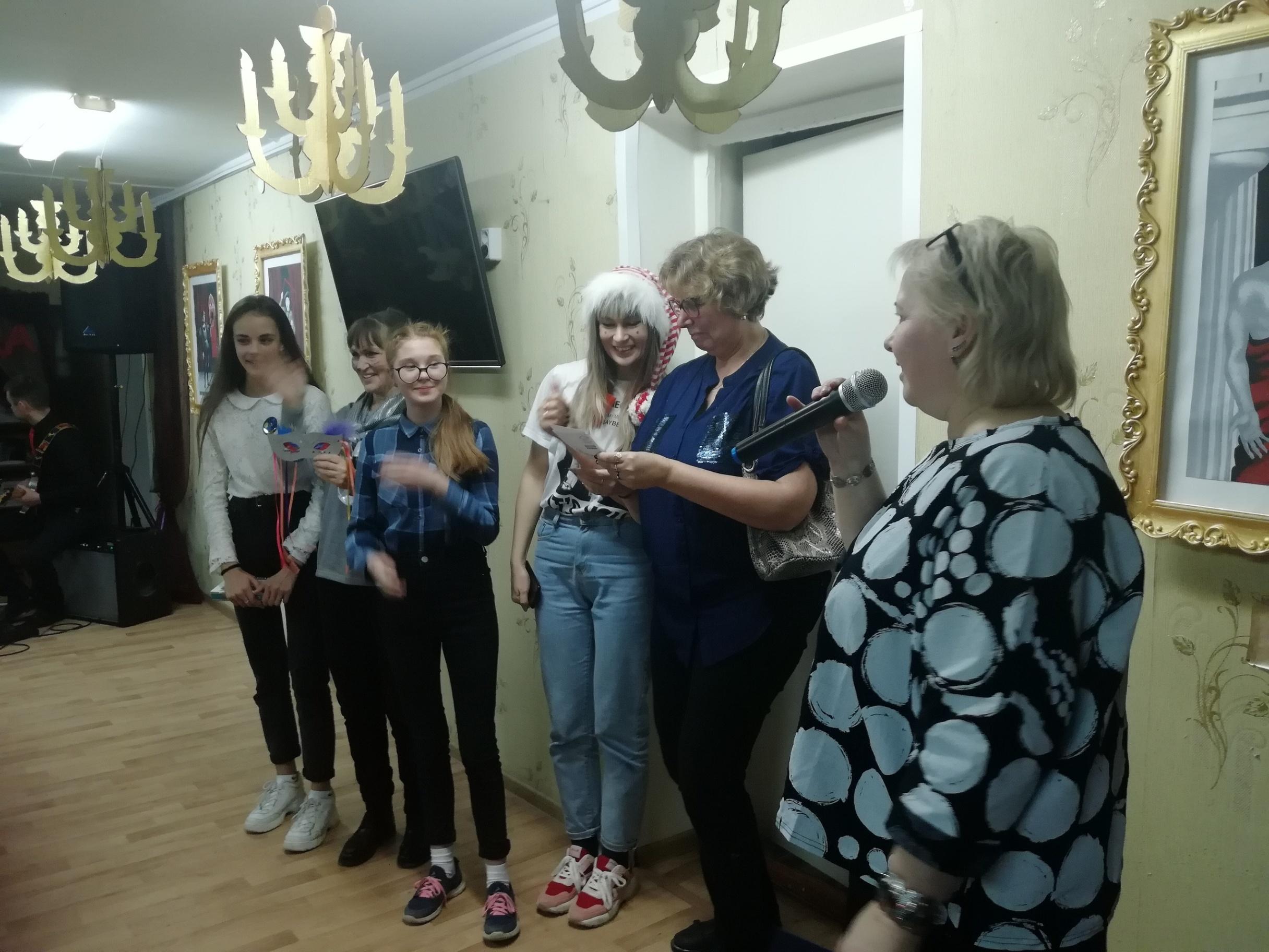 Игра «У микрофона»