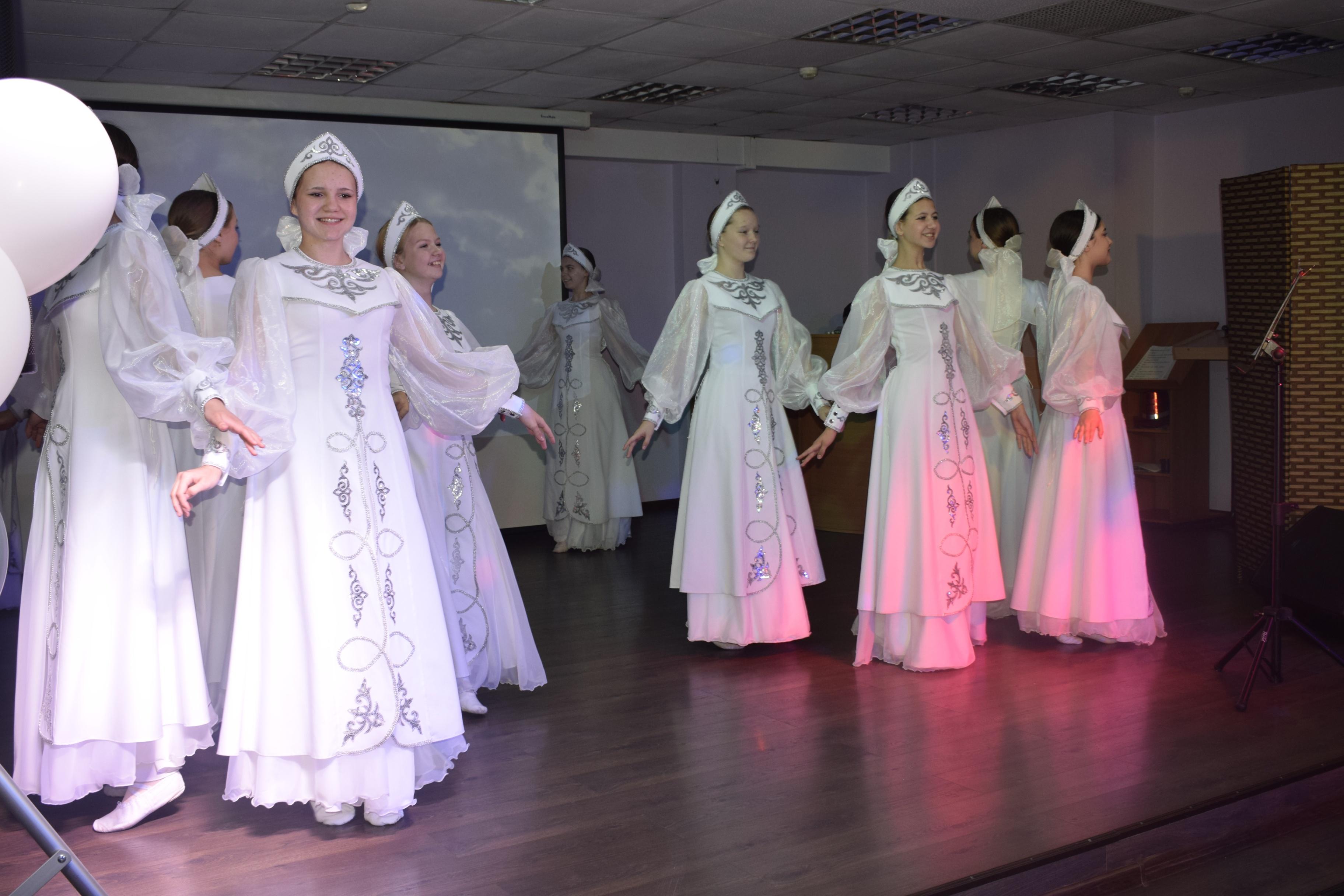 Праздничная программа «Свет материнской любви»