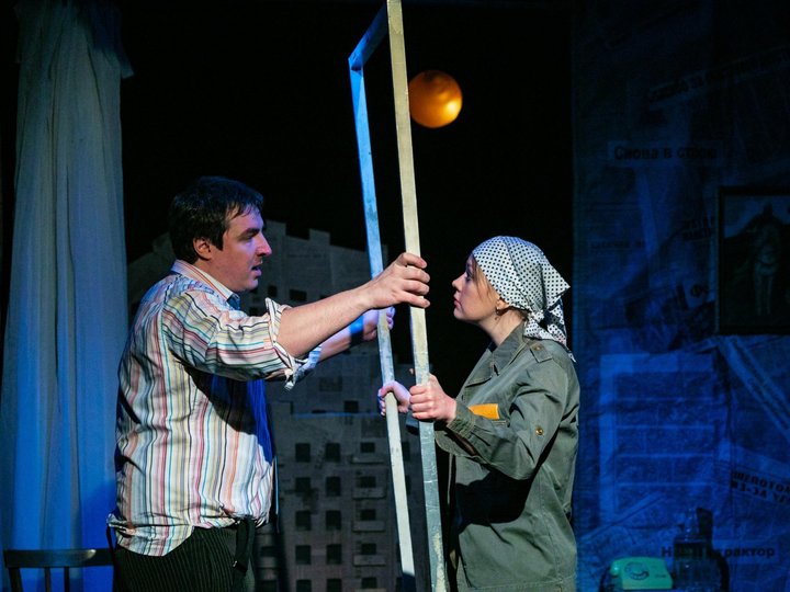 иллюзии любви спектакль акимова. сцена московского театра эрмитаж. дядя ваня пьеса чехова. лекарь поневоле мольер. страсти по итальянски спектакль.