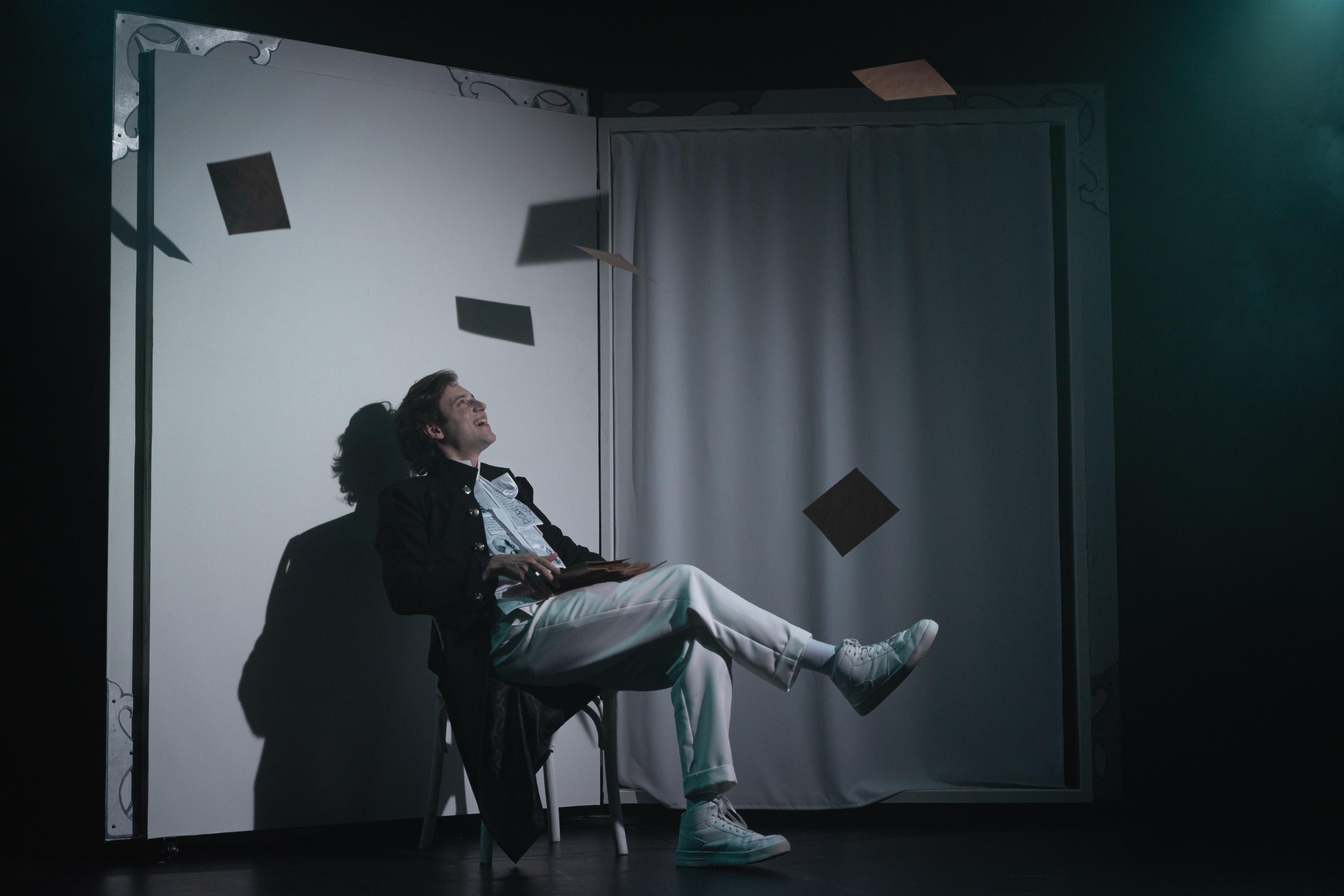 Спектакль «Мальчик по имени Саша»