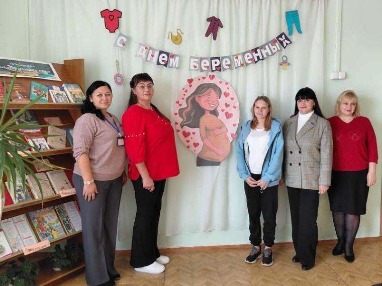 Акция «Два сердца» в рамках дня беременных