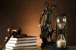 Тематическая выставка «По страницам юридических журналов»