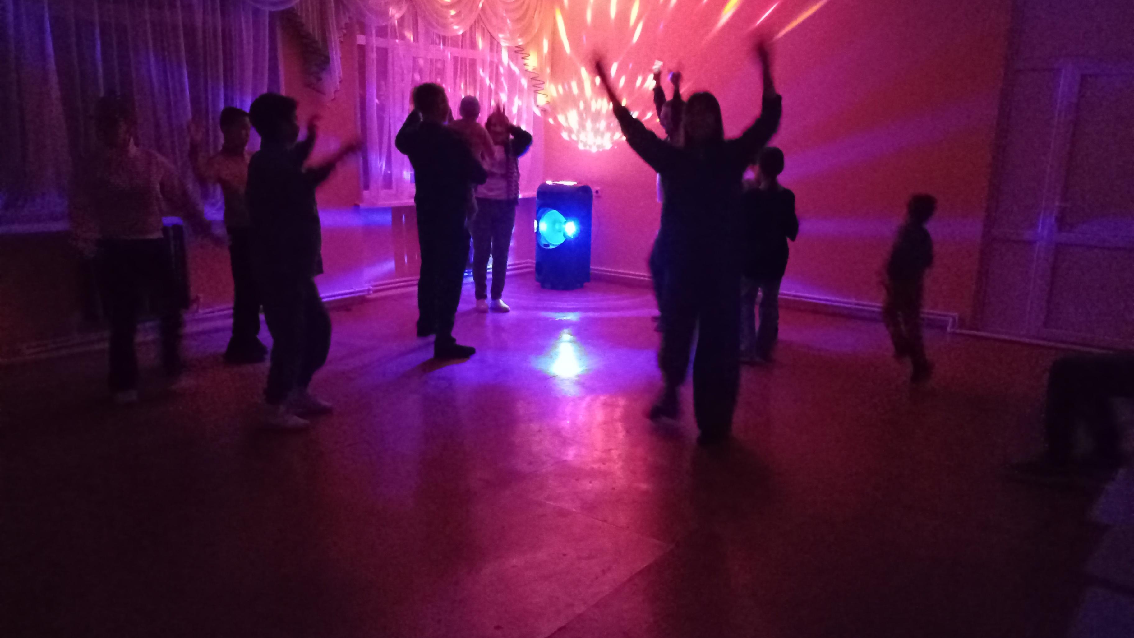 «Танцы, танцы, танцы.. »